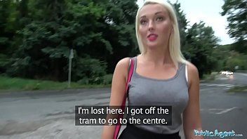 play Kostenlose xnxx Filme blonde Agataticul in der Öffentlichkeit, wo sie Blowjob macht