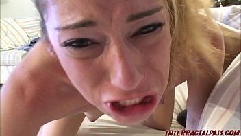 play Baiser dans la chatte avec une grosse bite noire