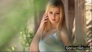 play Film Xnxx con bionde pelose mature dall'attraente Italia
