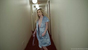 play L'esclave xxx est dominé xxxual par un nègre
