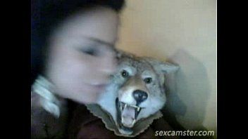 play Asiatische Hure benutzt einen Vibrator mit maximaler Intensität