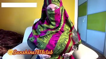 play Questa donna araba super sexy sa come fare xxx al meglio