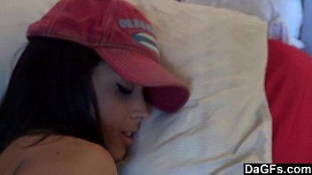 play Este trezit din somn cand aceasta fata milf ii face xxx oral