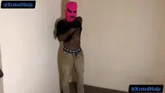 play UnknownChukxxx si accarezza la carne a casa - Sessione di masturbazione bollente