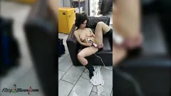 play Joacă solo cu un vibrator: Sesiunea de stropire intensă a lui Stacy Bloom
