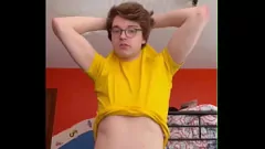 play Spier Twink Niko Springs wordt naakt voor een intense trainingssessie