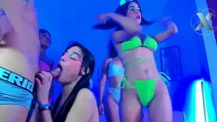 play Amatorii latini sunt sălbatici: de sub control, cu cocoșii mari și țâțe mari